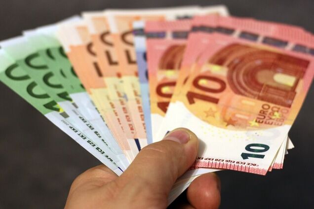 НБУ розглядає можливість прив'язати курс гривні до євро