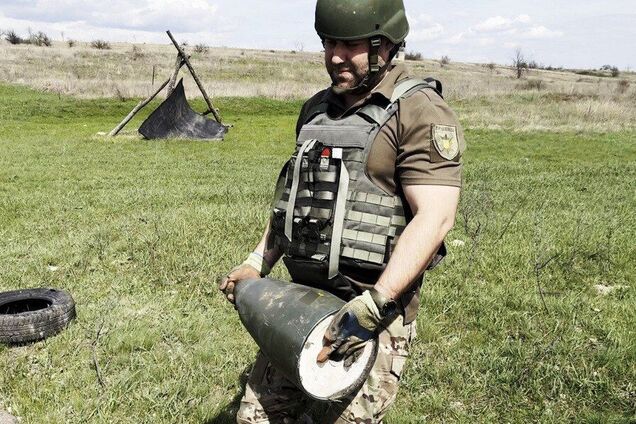 На Дніпропетровщині вибухотехніки підірвали бойову частину 'Шахеда', яким окупанти намагалися атакувати регіон. Відео