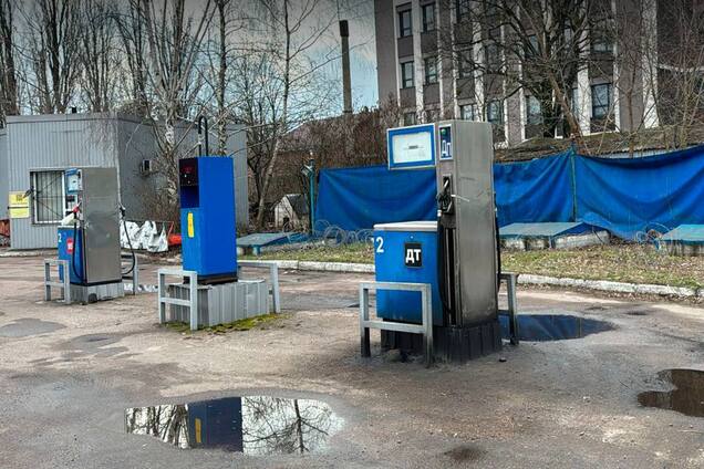 На одной из АЗС в Киеве производили контрафактное топливо и продавали его водителям