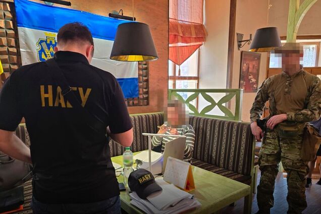 Розкрадання державних коштів