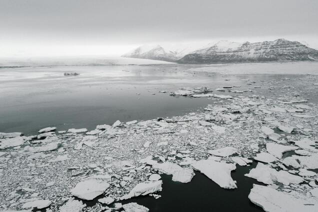 Ежегодно по 5 тысяч метеоритов падают в Антарктиде: ученые забили тревогу из-за их исчезновения
