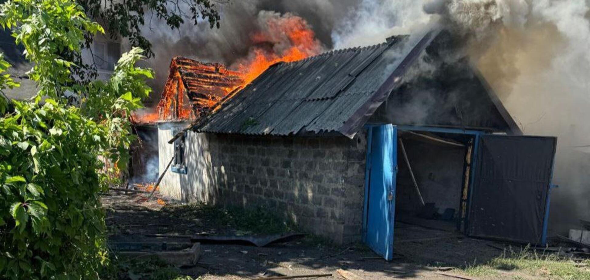 Россияне накрыли 'Ураганом' город Горняк Донецкой области: есть погибшие и раненые. Фото