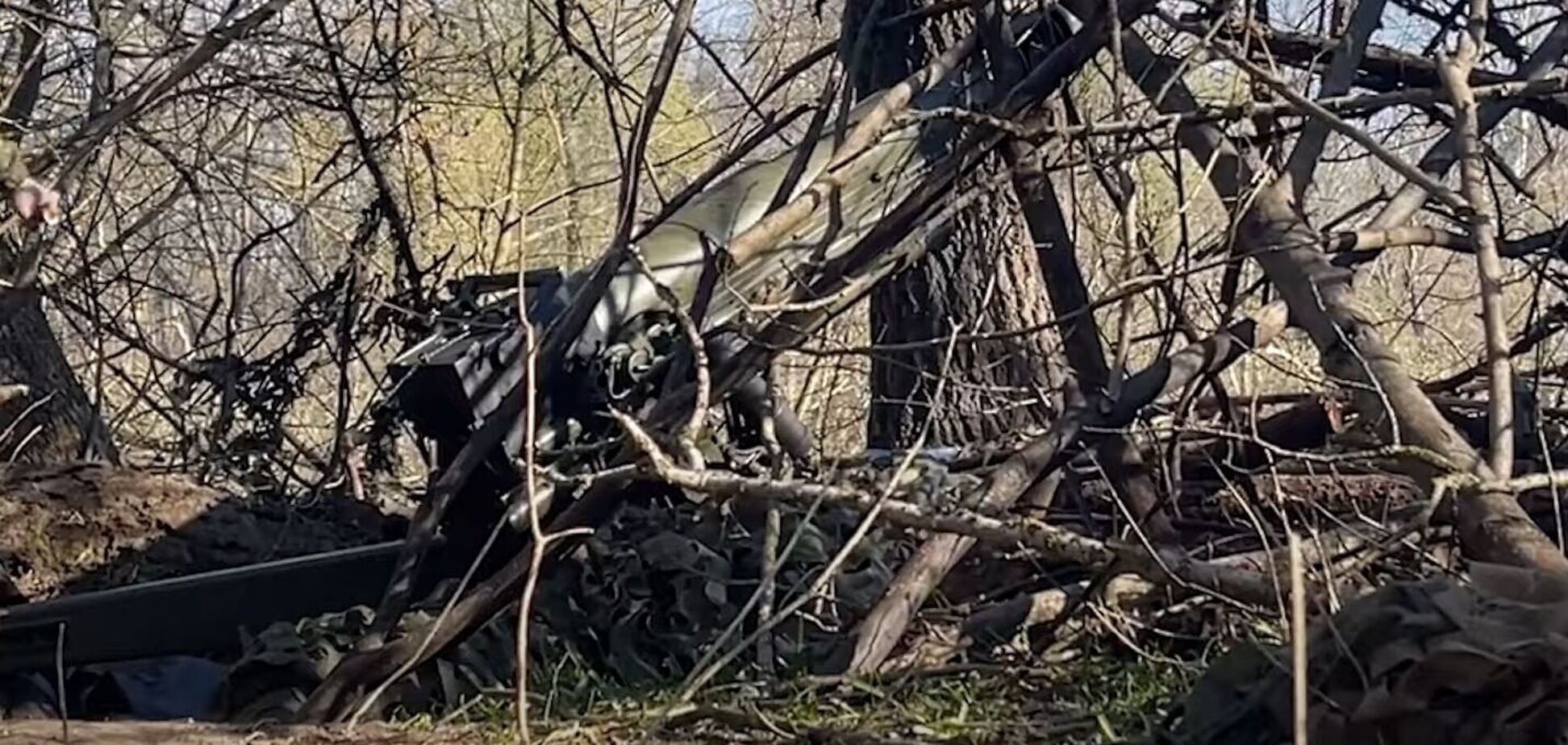 Б'є по ворогу вдень і вночі: в ЗСУ показали роботу італійської гаубиці Melara. Відео