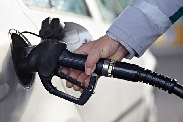 Українські АЗС стрімко переписали ціни на бензин