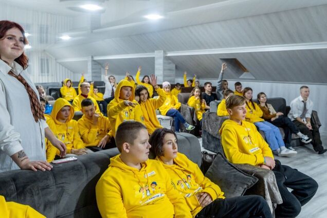 Фонд Ріната Ахметова передав допомогу дітям, яких вдалося повернути з Росії