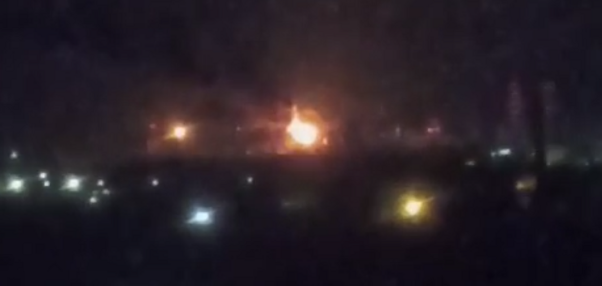 Рязанский НПЗ атаковал дрон, вспыхнул мощный пожар. Видео