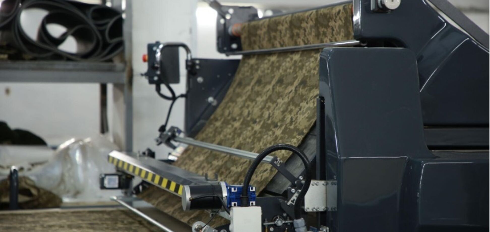 Пряжу та частину спецниток закуповують, а тканину роблять тут: як український виробник броні ТЕМП-3000 локалізує виробництво в Україні