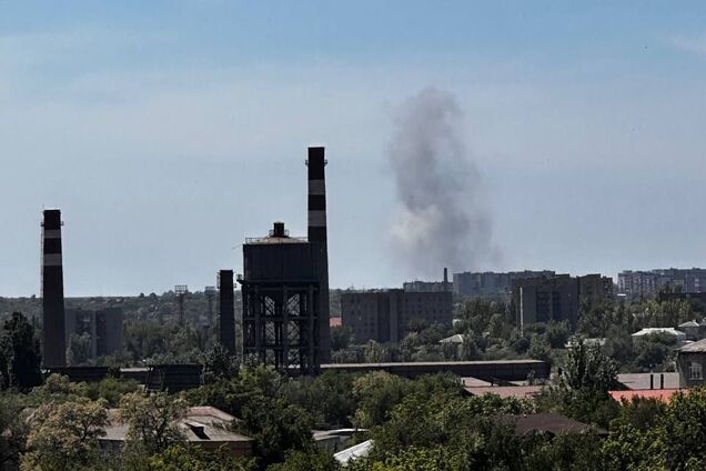 В оккупированном Донецке прогремели взрывы рядом с местом, где захватчики собирались устроить 'автопробег'. Видео