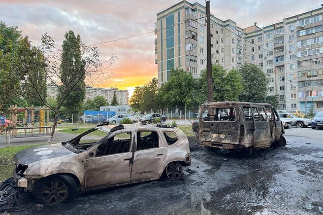 В российском Белгороде прогремела серия взрывов, горят автомобили. Фото и видео