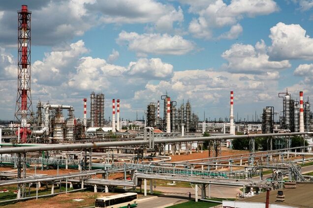 Дрони ГУР атакували нафтопереробний завод 'Лукойла' в ніч на 11 травня: стали відомі подробиці