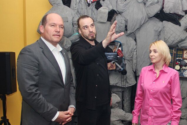 Городской голова Брюсселя посетил выставку ГОЛОСА Музея ‘Голоса Мирных’ Фонда Рината Ахметова в Киеве