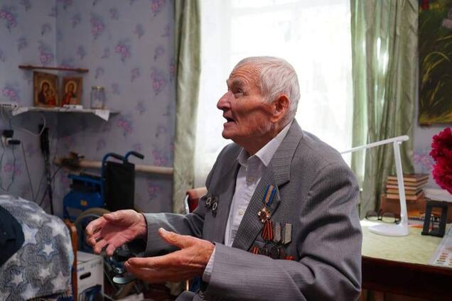 99-річний ветеран Другої світової, який дійшов до Берліна, був змушений залишити Луганщину через окупантів. Фото