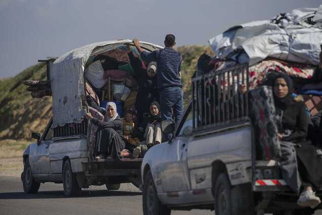 Палестинцы срочно покидают Рафах после предупреждения Израиля