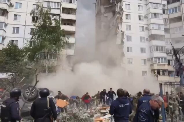 В Белгороде из-за взрыва сложился целый подъезд многоэтажки: росСМИ заявили о 'прилете'. Все детали, фото и видео