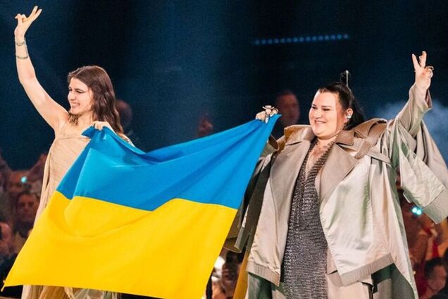 С аплодисментами и букетами цветов. Участницу Евровидения 2024 alyona alyona встретили на столичном вокзале