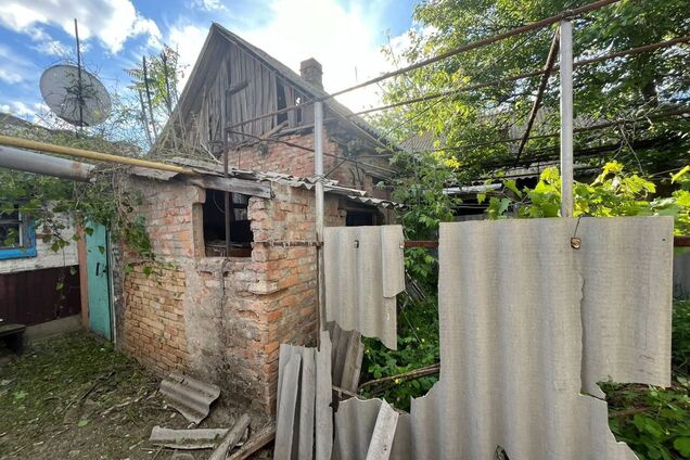 Росіяни шість разів обстріляли Нікопольщину: пошкодили приватний будинок і газопровід. Фото