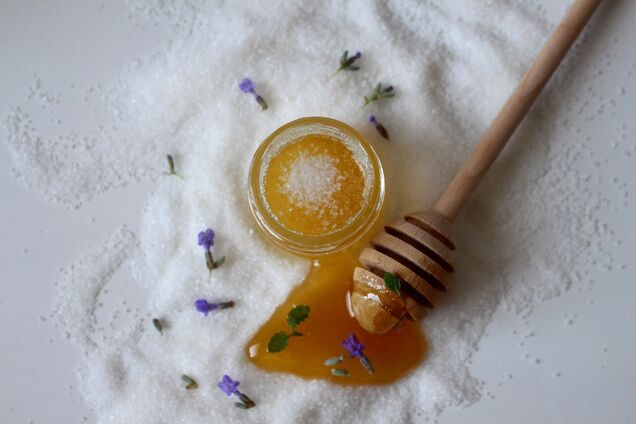 Чем полезен мед для кожи: все преимущества его использования 