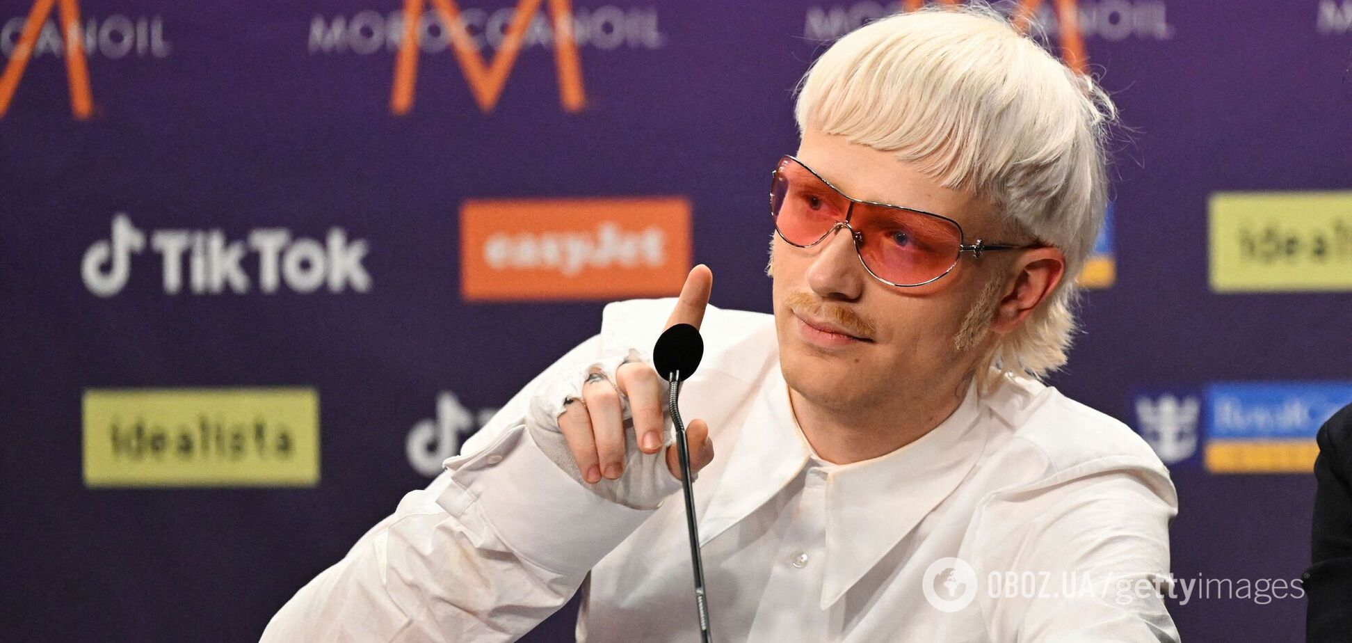 У Нідерландах підтримали дискваліфікованого з Євробачення Йоста Кляйна: Europapa зіграли в храмах, а конкурс розкритикували на ТБ. Відео