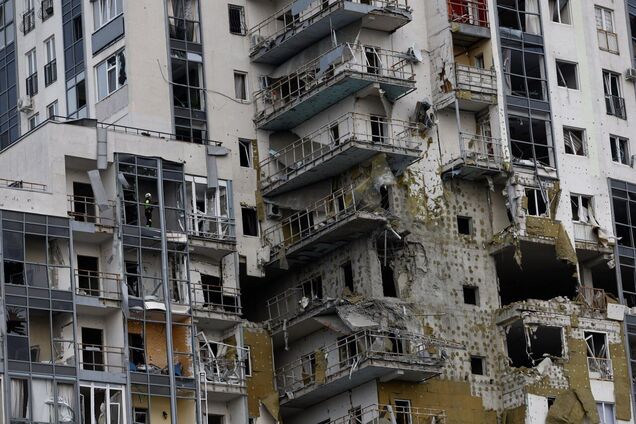 Россияне второй раз за день обстреляли Харьков: попали в многоэтажку, среди пострадавших – дети. Фото разрушений