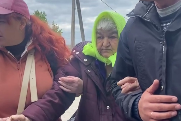Дома оставили десятки человек: появились кадры эвакуации из пограничного Белополья Сумской области. Видео