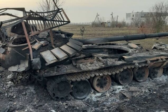 Прикордонники-аеророзвідники знищили два танки, з яких окупанти здійснювали обстріл околиці Вовчанська. Відео