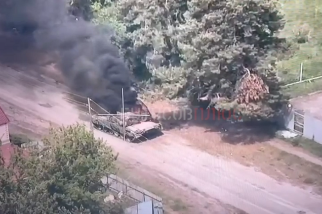 В Волчанске Харьковской области продолжаются бои: в сети показали кадры уничтоженной техники врага. Видео