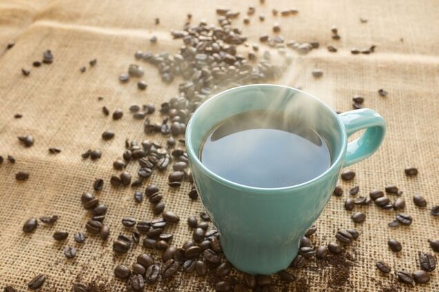 Скільки чашок кави можна пити щодня: як кофеїн впливає на людину
