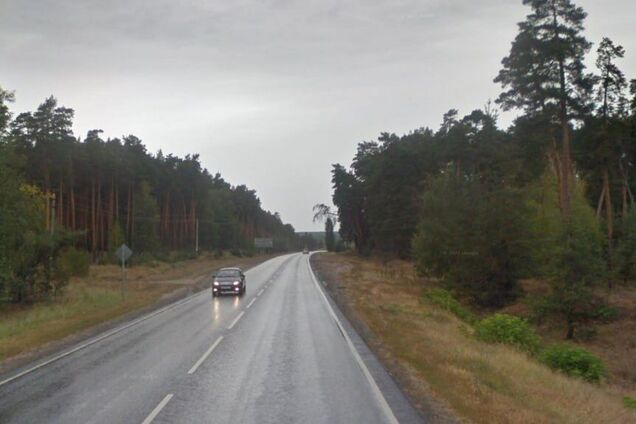 Прикриваються живим щитом з росіян: армія РФ обстрілює Харківщину 'Градом' прямо з затору на шосе. Відео