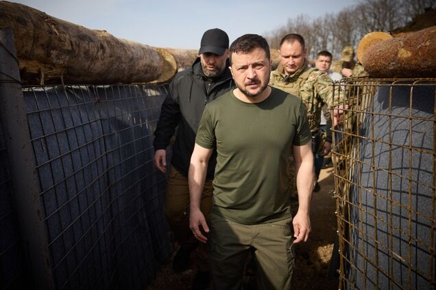 Зеленский: Сырский находится на передовой, мы укрепили позиции на Харьковщине