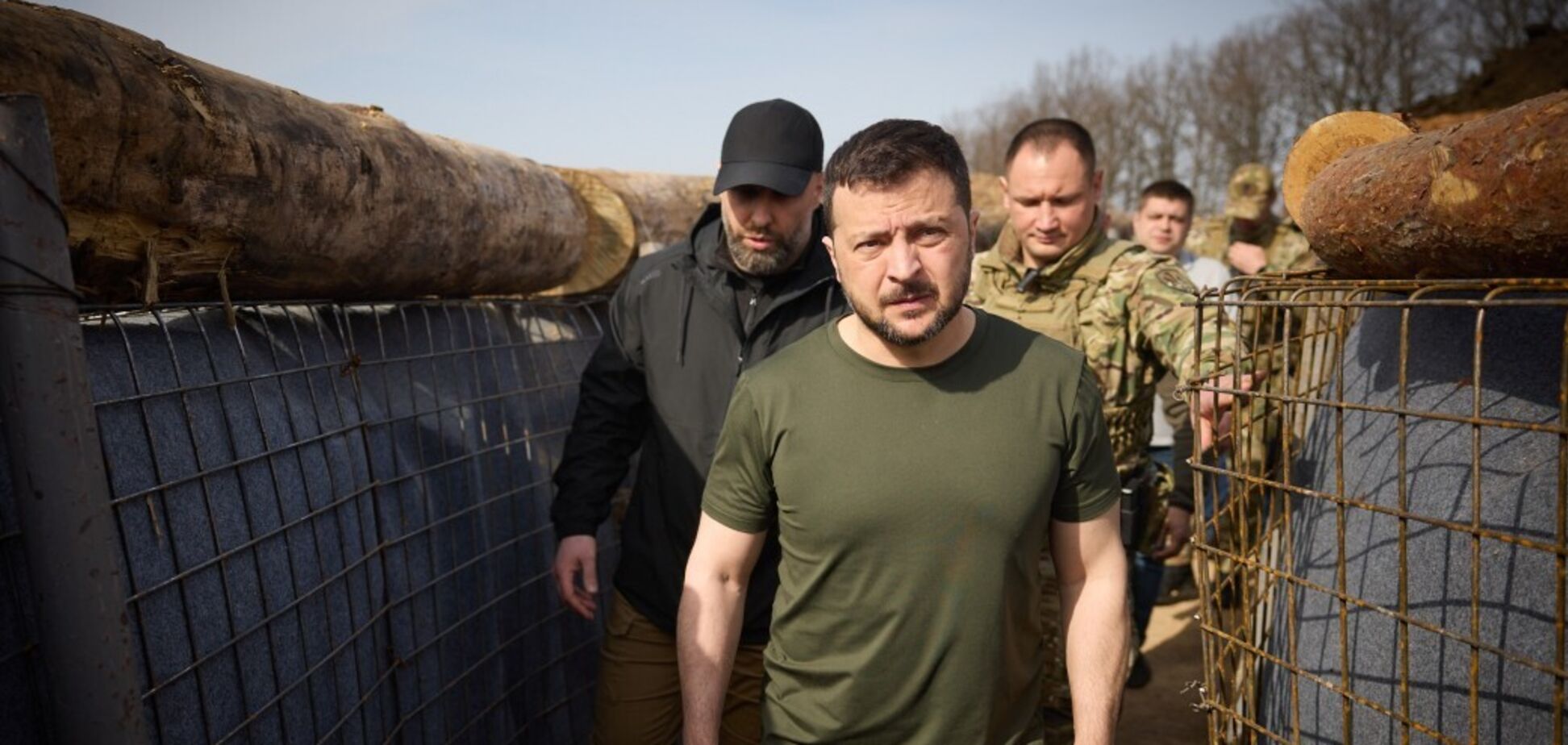 Зеленський: Сирський перебуває на передовій, ми зміцнили позиції на Харківщині