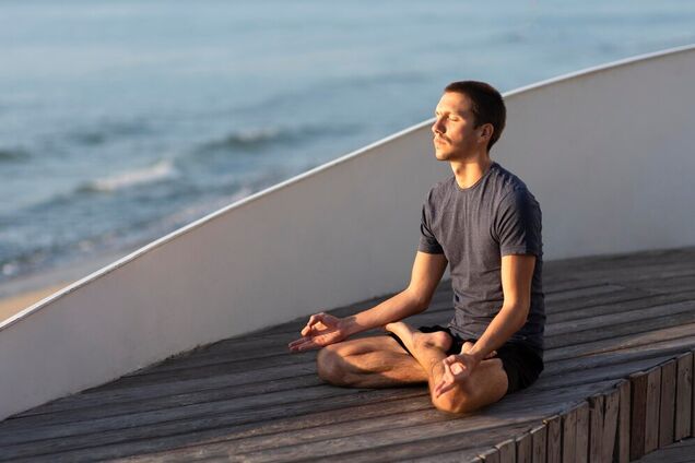 Як залишатися зарядженим протягом дня: йога для підвищення витривалості