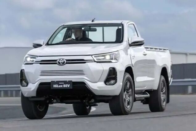 Toyota Hilux BEV Revo