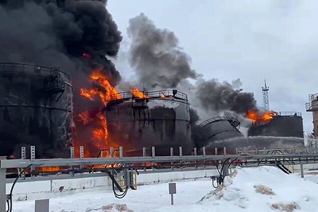 Удари українських безпілотників вивели з ладу 14% нафтопереробних потужностей Росії – Bloomberg