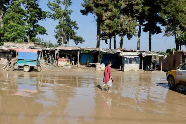 В Афганістані сильні зливи спричинили повінь: загинуло пів сотні людей