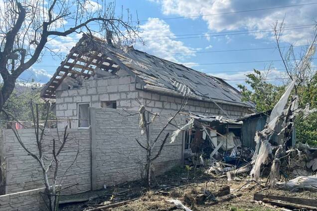 Росіяни вдарили по житловому сектору Харкова: шість людей поранено, є руйнування. Фото