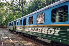 Войска РФ ударили по детской железной дороге в Харькове: поврежден подвижной состав. Фото