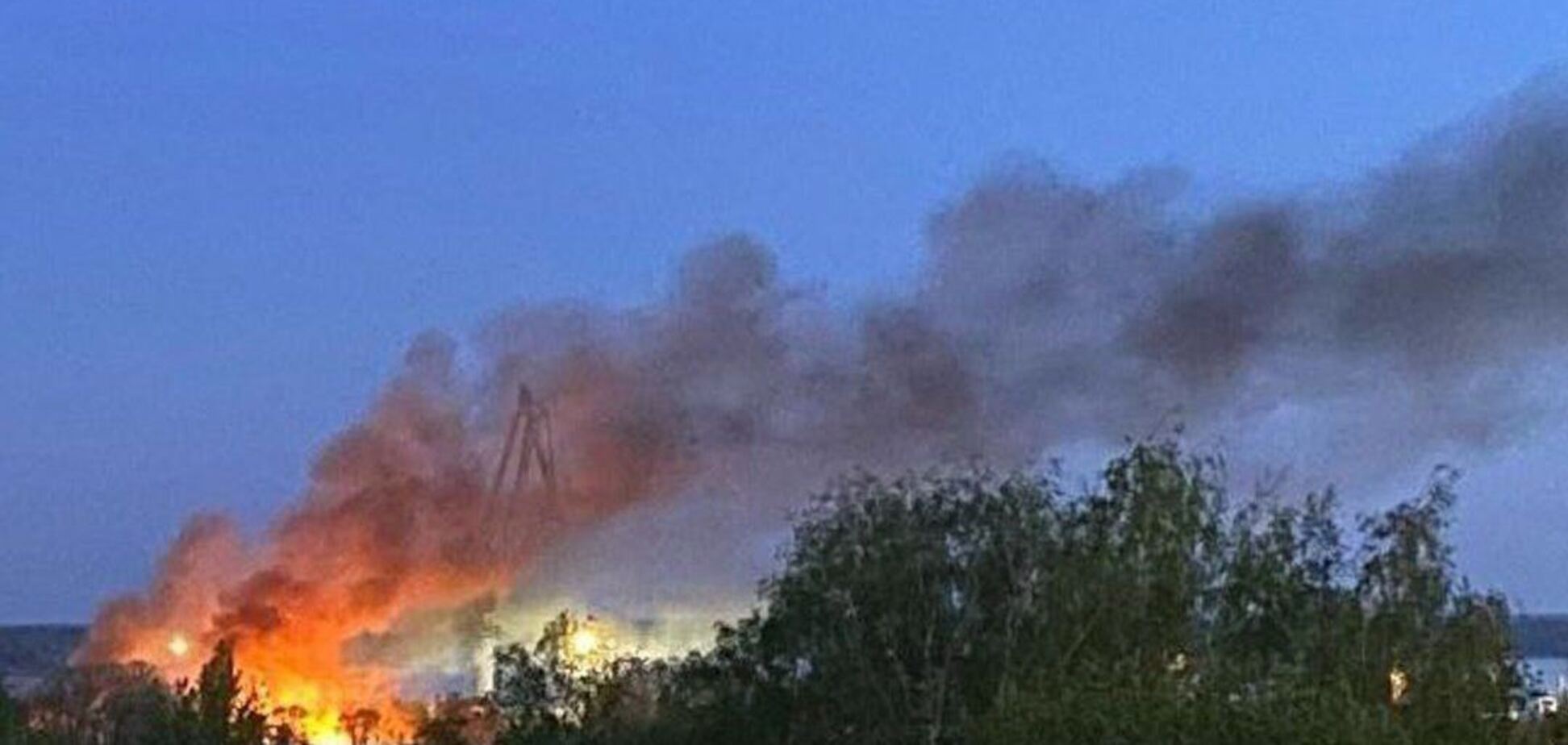 Росія пожалілася на масовану атаку БПЛА: нібито є падіння уламків на НПЗ та постраждалі. Всі деталі