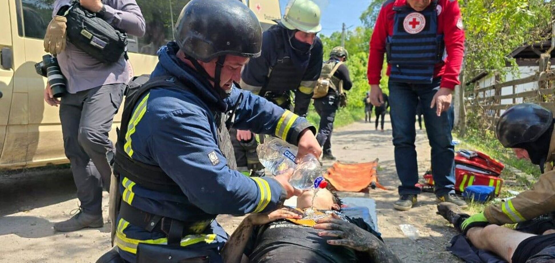 Під Харковом армія РФ вчинила теракт, двічі ударивши 'Іскандером-М' у базу відпочинку: 6 загиблих, зокрема – вагітна, 28 постраждалих