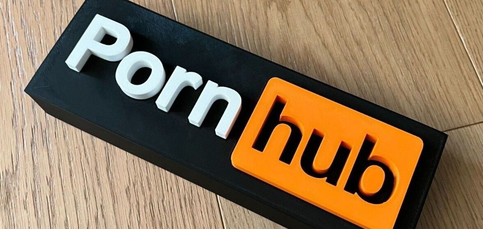 PornHub будет платить налоги в Украине