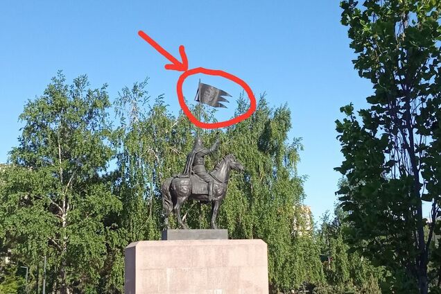 В Мариуполе от памятника Невскому оторвалась хоругвь: говорят, 'плохой знак' для оккупантов. Фото