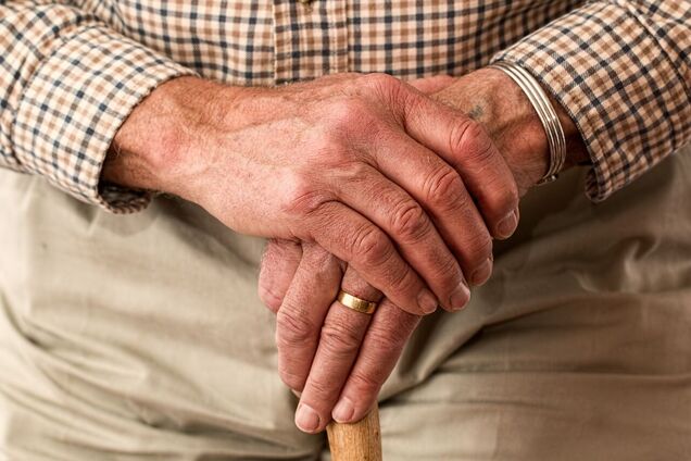 Багатодітні батьки мають право на дострокову пенсію
