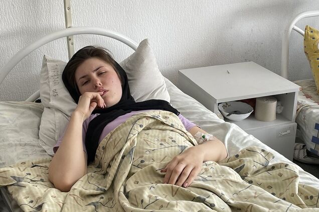 'Просто в один день зламали життя': 22-річна постраждала унаслідок удару РФ по Черкаській Лозовій втратила коханого і вагітну подругу