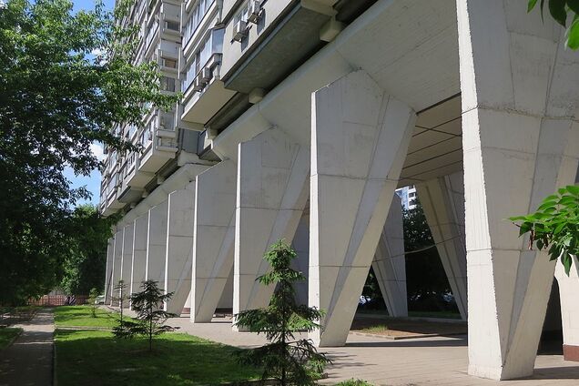 Зачем в СССР строили многоэтажки 'на ножках': есть несколько причин