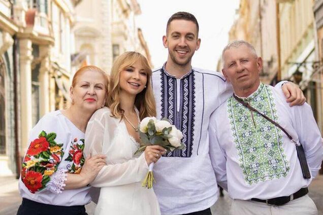 Звезда 'Женского квартала' Ирина Сопонару вышла замуж за британца. Фото