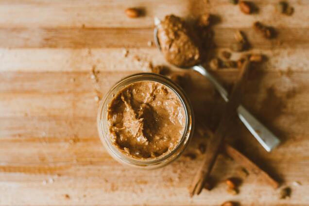 Корисний продукт: смачне арахісове масло має багато переваг для здоров'я