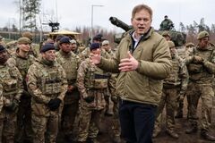 'И Путин об этом знает': министр обороны Британии поставил под сомнение 'тотальную мобилизацию' экономики РФ