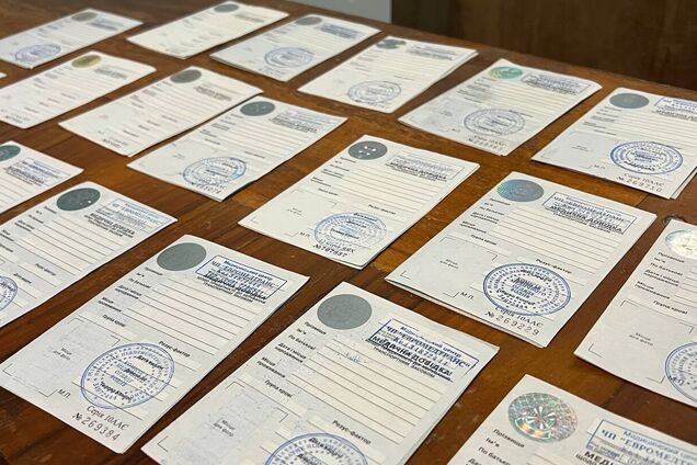 Украинцам выдавали поддельные документы