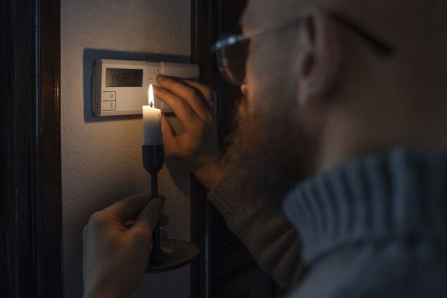 В Украине отключают свет по графикам
