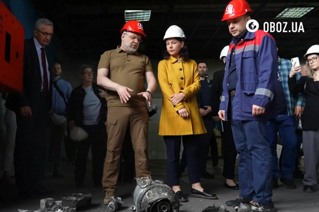 Бербок відвідала зруйновану окупантами українську ТЕЦ і закликала світ допомогти Україні з ППО. Відео