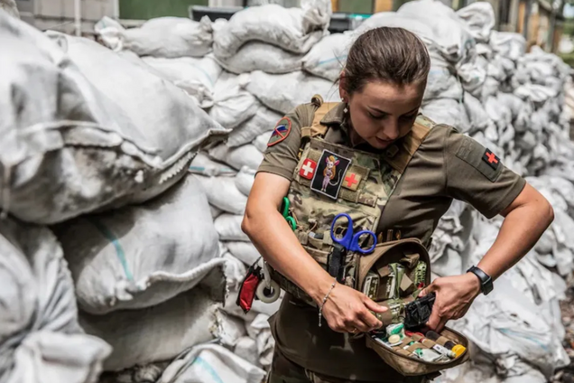 В Украине все женщины-медики должны стать на воинский учет, чтобы не потерять работу: нюансы постановления Кабмина